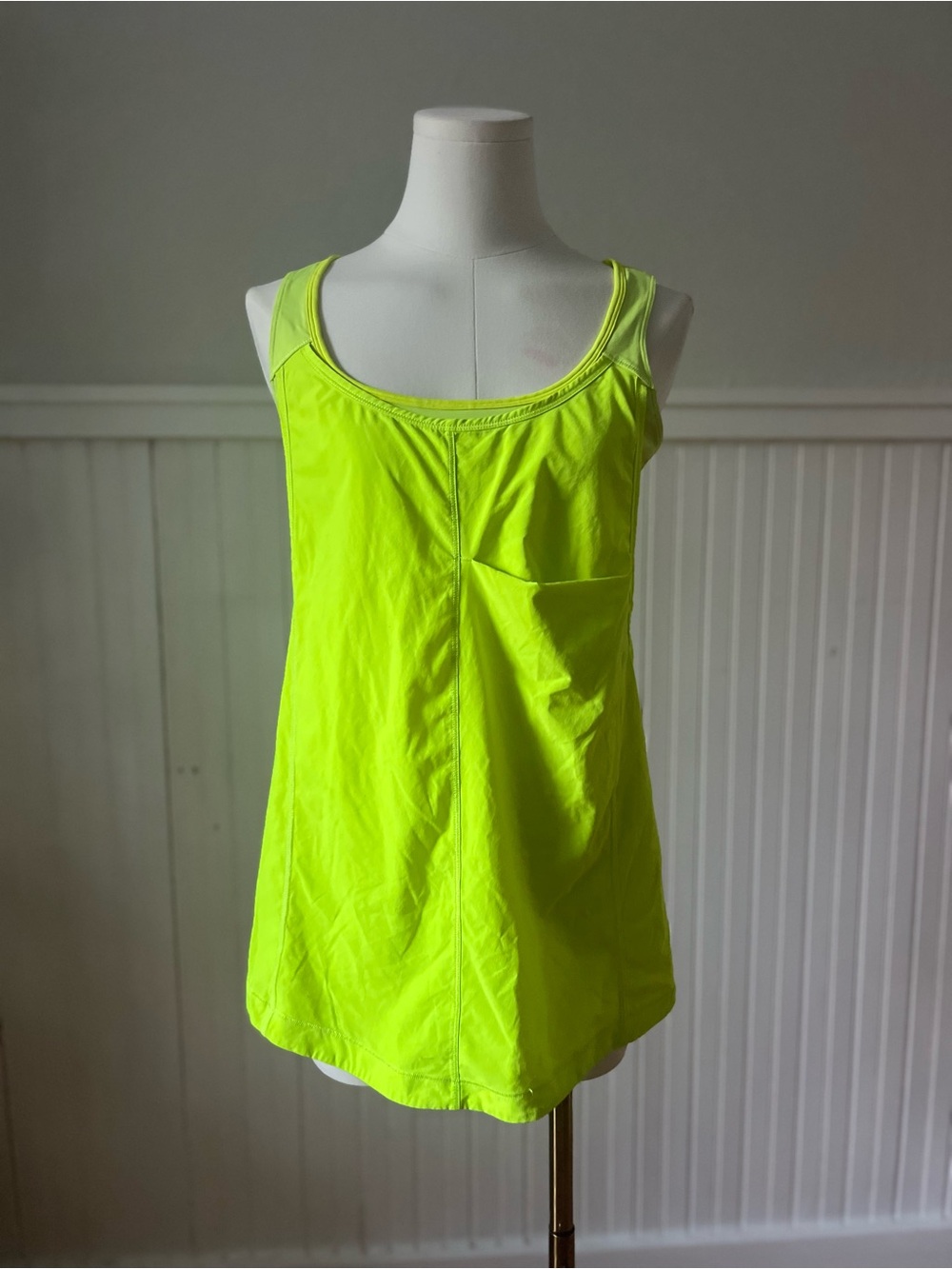 Lululemon Tank Top Size 8 Neon Yellow Built In Bra Racerback Athletic Run Yoga